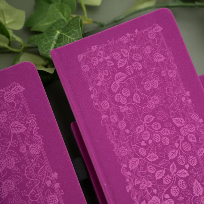 Berries & Vines | Notebook - B5: 160 Pages / Dot Grid